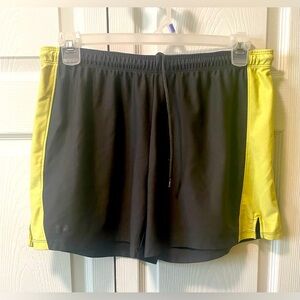 Under Armour Womens Shorts Size Large